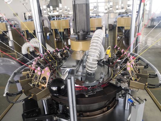 Machine à tricoter circulaire pour la production de foulards de football et de chapeaux d'hiver dans les ateliers de réparation