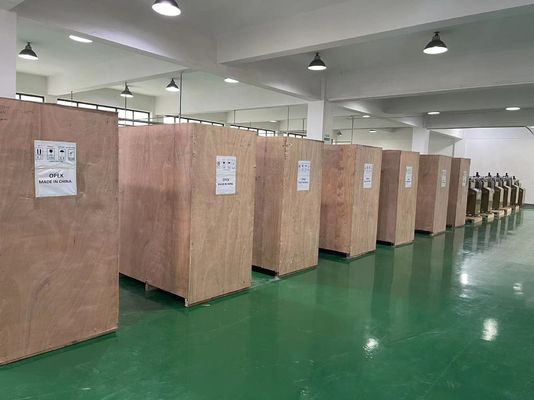 Écran tactile et système de commande entièrement informatisé