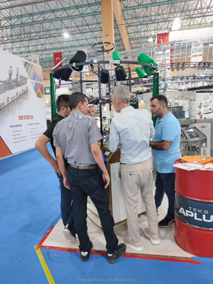 Machine à tricoter multi-fonctionnelle pour un fonctionnement rapide et facile