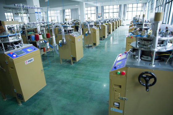 Machine à tricoter pour tapis circulaires à coupe en boucle de Jacquard à 52 pouces au Mexique