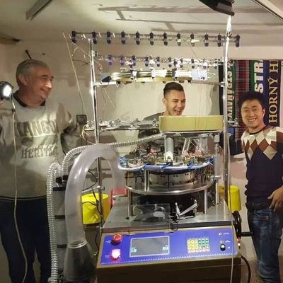 Machine à tricoter circulaire entièrement informatisée pour fabriquer chapeaux et foulards