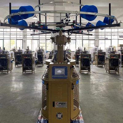 Machine à tricoter pour accessoires d'hiver entièrement informatisée par OPEK