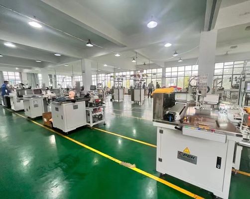 Machine à coudre à chapeau à tricoter automatique maison polyvalente et durable Opek-300HS