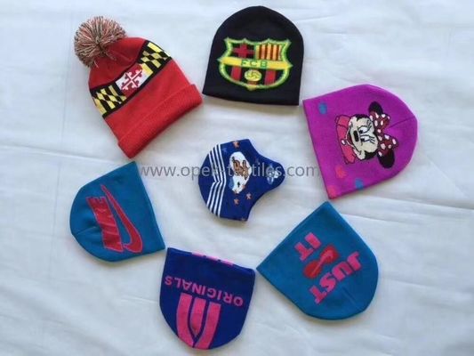 Machine à tricoter à chaussettes automatique pour l'industrie de la fabrication d'accessoires pour chapeaux de laine