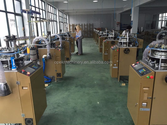 Opek Multicolor Jacquard Machine à tricoter chapeau et écharpe informatisée pour les besoins des magasins de vêtements