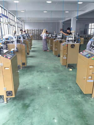 Opek Multicolor Jacquard Machine à tricoter chapeau et écharpe informatisée pour les besoins des magasins de vêtements