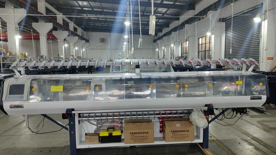 Machine à tricoter plat 80 pouces pour un faible coût d'entretien et double collier de transport