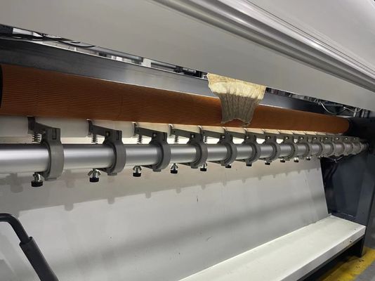 1 1 Système de chargement Machine à tricoter à plat informatisée pour le style de tricot au col de polo