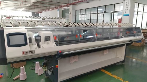 Machine de tricot de chapeau de calibre épais de 100 pouces avancée de 4 systèmes pour la production de tricot