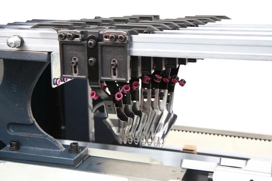 Machine à tricoter de pulls à double système informatisée avec un seul chariot