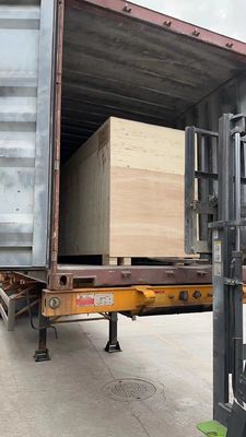 110V-220V Machine à coudre à alimentation universelle intégrée pour une surface de broderie de 400*450