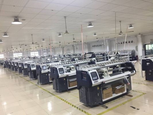 Machines à coudre pour la fabrication de pulls