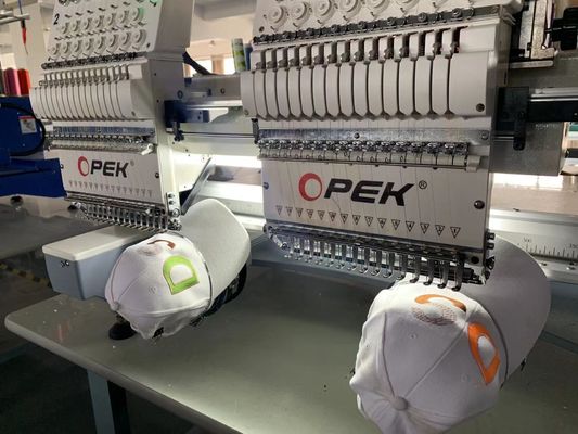 Machine de broderie informatisée portable à 2 têtes avec une puissance de 600 W et une surface de 450 * 440 mm