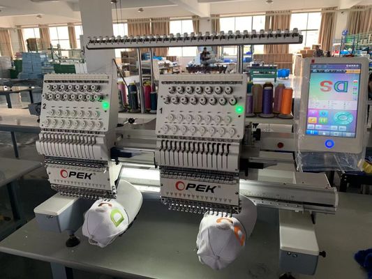 Augmentez la productivité de vos vêtements avec la machine de broderie informatisée OPEK 1206