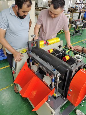 Machine professionnelle de franges de cachemire pour la production automatique complète de pompom et de tassel