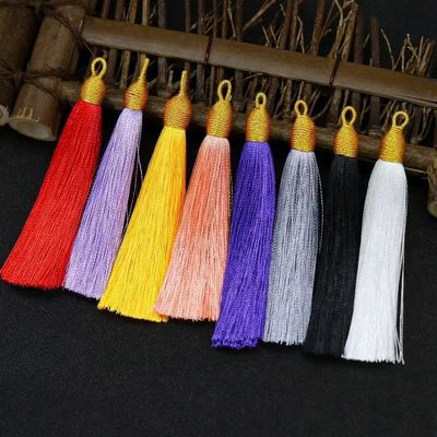 Machine professionnelle de franges de cachemire pour la production automatique complète de pompom et de tassel