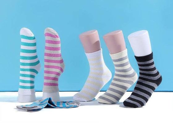 Machine à tricoter à chaussettes entièrement informatisée 1,5 kW Puissance 360 paires / jour Sortie abordable