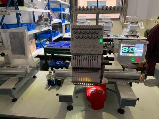 4 Tête 3 2 Machine à broderie informatisée à tête unique avec table de travail Taille 210*110cm