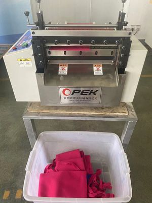 Type de coupe Machine à découper les tissus tricotés à fonctionnement automatique pour chapeau à ruban 0,9 kW