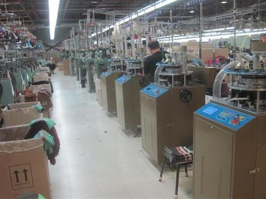Machine de fabrication de chapeaux et écharpes circulaires faciles à utiliser avec contrôle informatisé